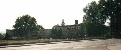 Nová škola - staré  budovy
